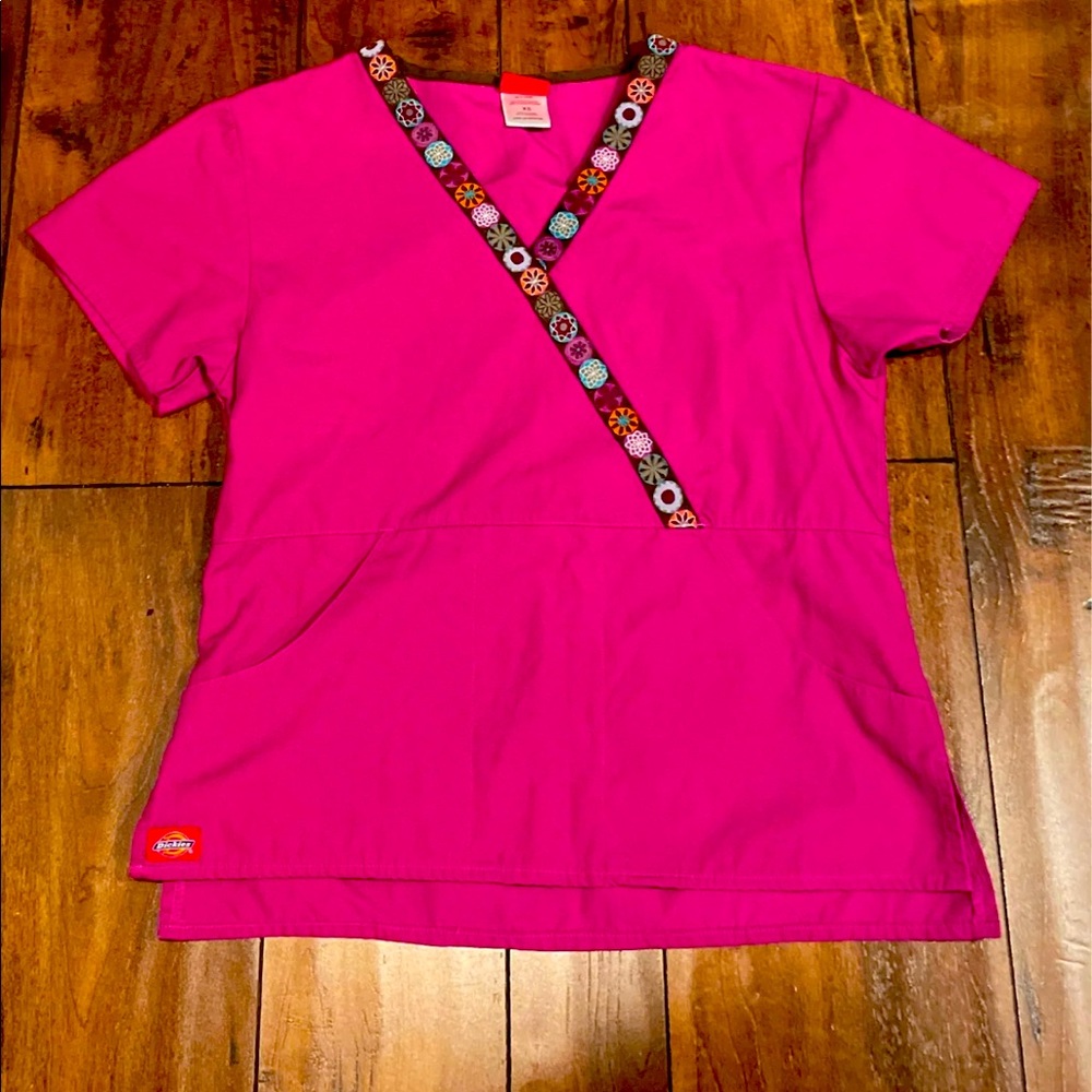 Dickies Scrub Top Size Extra Small Gently Used Super Cute;)